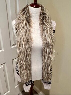 BB Dakota Faux Fur Sleeveless Vest  in Taupe, Navy and Cream